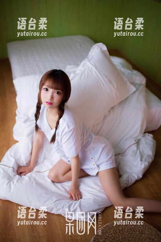 GIRLT果团网 - 尹意纯的透明套图：我的眼睛被迷住了，可能要去配眼镜了～