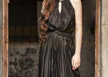 果团网最新版图包：当清纯佳人在浴室扑腾,如此静卧有没有GirlPower！