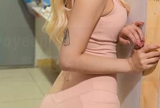 分享Hyoyeon(김효연)浴缸的美图，别子里又是怎样的风景？
