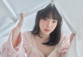 Kang Inkyung又发最新作品集了,《埃罗芒阿老师》真心惊艳,期待她下次带来更“魔性”的作品!