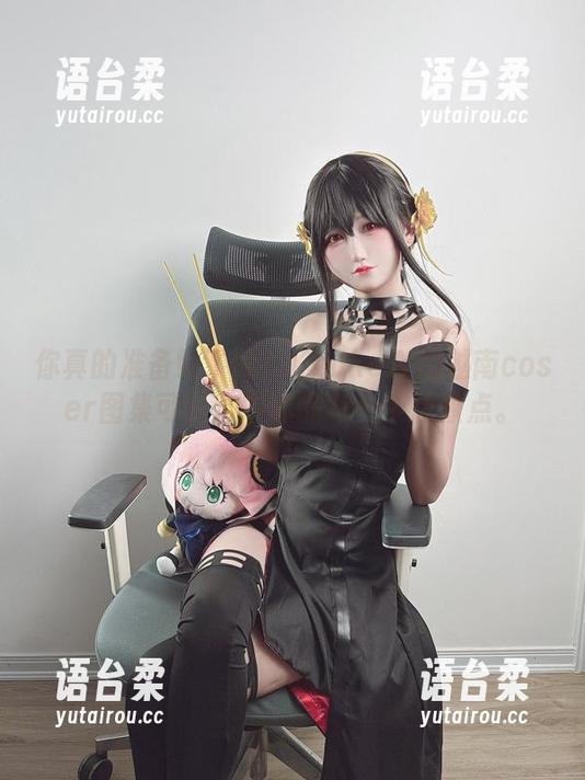 你真的准备好了吗？KuukoW的越南coser图集可能击中你的每一个想象点。