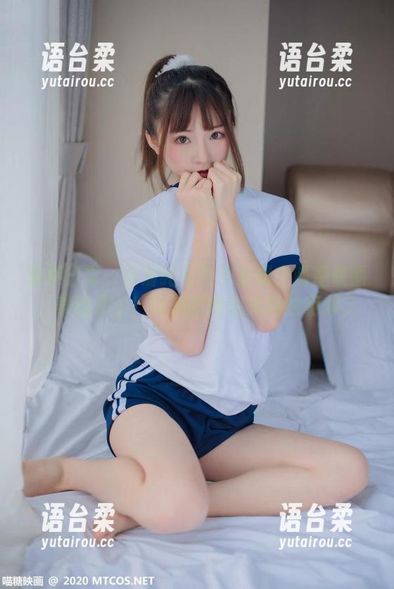 临摹日常：当清纯元气少女遇上喵糖映画，美图满分！好想把她放进我的相册。