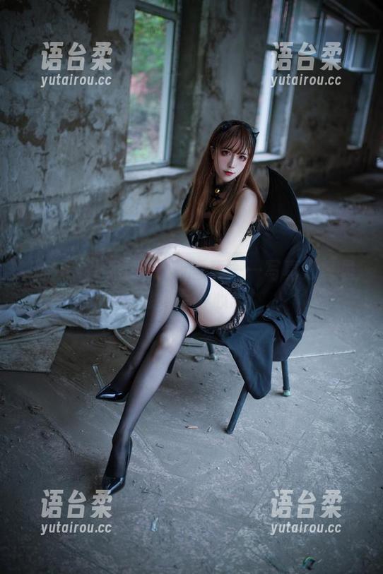 当Sakiiii翎柒遇上吾妻——写真分享里的那点小心思