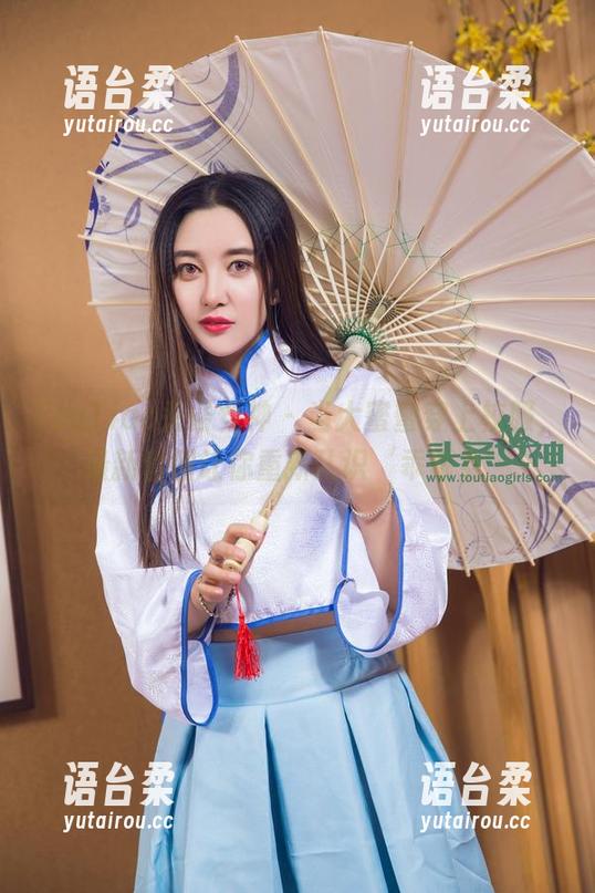 TouTiao头条女神-大蜜蜜 TouTiao头条女神 - 当大蜜蜜穿上校服,最新套图让你重新认识‘乖乖女’
