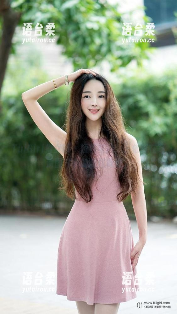 TuiGirl推女郎-王依萌 TuiGirl推女郎 - 短裤与风,王依萌在高清图片中的随性味道。