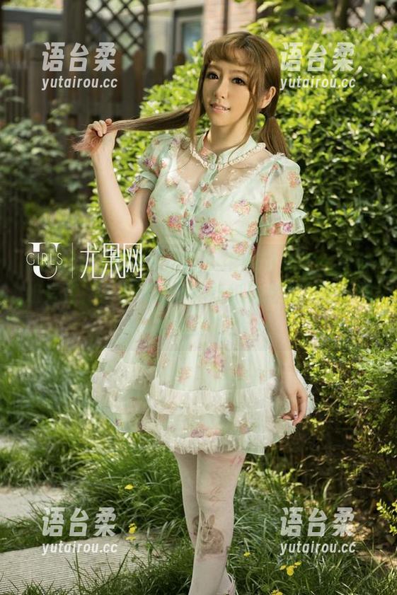 UGirls尤果网 - 话说Sukki可儿这一套御姐写真，太有气场了！壁纸做得真不错，快来欣赏吧！