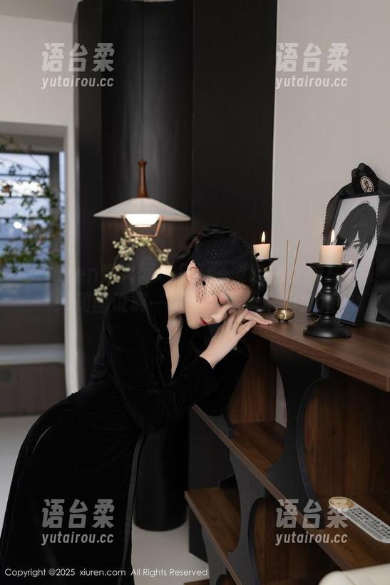 Xiuren秀人网 - Elise谭晓彤女神写真：美图说明一切，实际是个小妖精