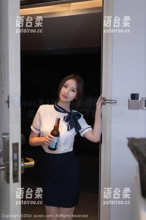 Xiuren秀人网 - Elise谭晓彤的妹妹合集：每一张都是那种“不错嘛”的脸。