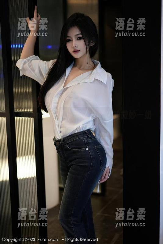 Xiuren秀人网 - 高清中透出的微妙—奶喵喵的套图再上演