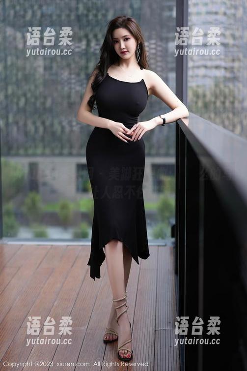 Xiuren秀人网-婠婠么 Xiuren秀人网 - 美脚狂想曲:婠婠么的写真,让人忍不住眯眼。