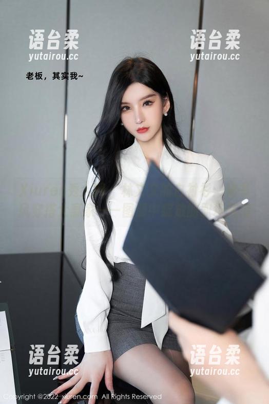 Xiuren秀人网-林文文 Xiuren秀人网 - 林文文的白衬衫:秘书风穿搭大赢家——图册中绽放的职场气息