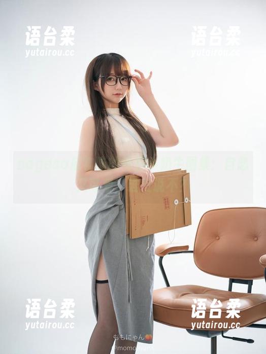 nagesa魔物喵 nagesa魔物喵的私拍小奶牛图集:自恋又可爱,谁敢说不?