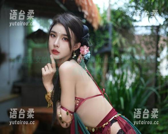 氛围紫皇女的诱惑力，余多多Dudu的免费图包让我想问：“我该点赞吗？”