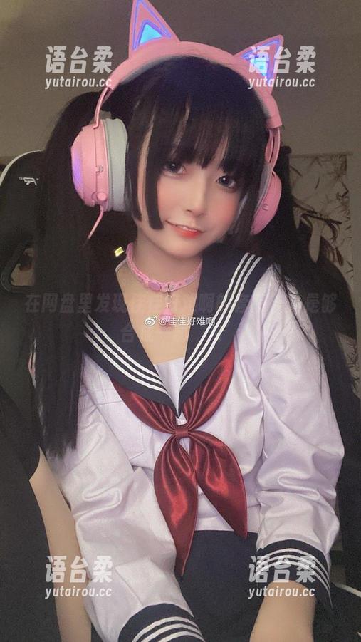 在网盘里发现佳佳好难啊的套装，真是够合成一部‘片’