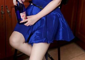千夜未来的豹纹私拍：你以为只有老虎的条纹好看吗？瞧瞧这玩意儿！