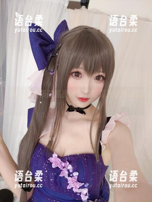 南宫亚里莎的私房图集，颇有几分挑逗的氛围