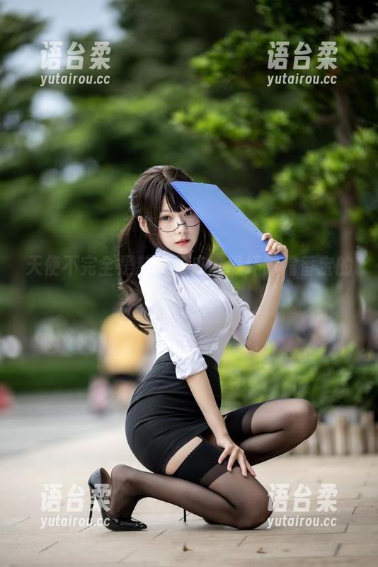 天使不完全是慈祥，来瞧瞧坏露露香宝的这部免费图册。