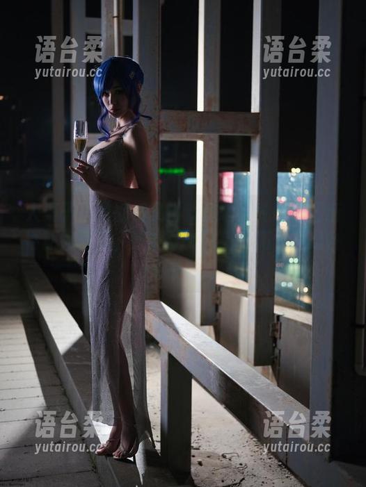 大梨子不是御姐又出新作啦！时崎狂三新春旗袍写真，果然让人眼前一亮，真是各有千秋。