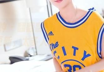 头条女神 – 翻翻翻！语溪的短裙美图最新更新，太多人爱图不爱人吧？