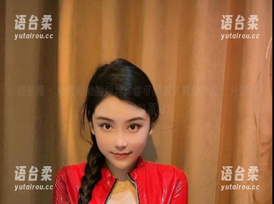 微密圈 - 奶雯和她的短裙：你可能忘了其他作品，只记得这不一样的福利！