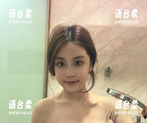 奶雯 微密圈 - 奶雯的九月系列,私拍的小角落,套图放飞一点点的想象