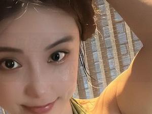 微密圈 – 搞怪墨绿，奶雯写真合集里的平凡不平凡