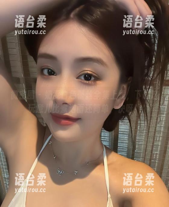 微密圈 - 奶雯白色蕾丝全集上线，下载这玩意儿比煮泡面还简单，快呀！