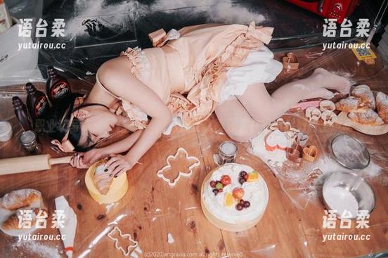 职业装写真：姜仁卿(강인경)是真认真还是在暗示我好好上班啊