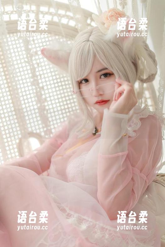 小仓千代w 无法抗拒的全套:小仓千代w诠释的透明女仆梦