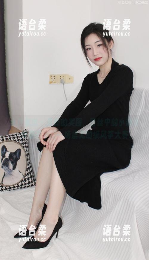 小众视觉-小琳儿 小众视觉 - 最新的美图,蕾丝中的小琳儿,像是在举行一场虚无的纸风筝大赛。