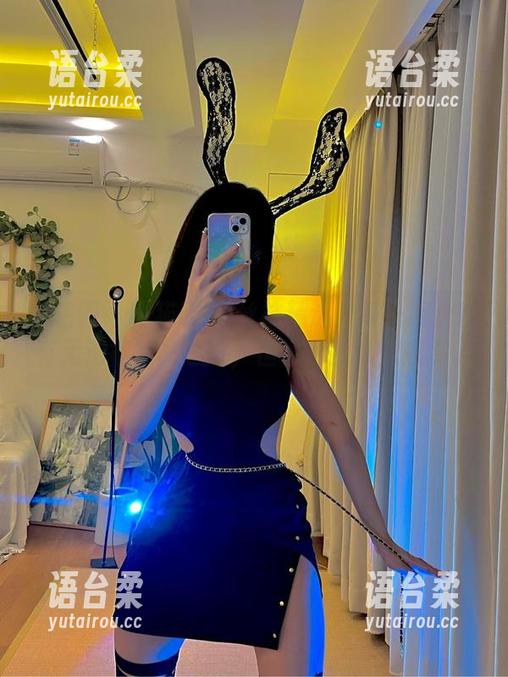 小猫咪ck 微密圈 - 小猫咪ck丝袜精选:每一组合都有无法描述的尴尬,但也只能默默欣赏。