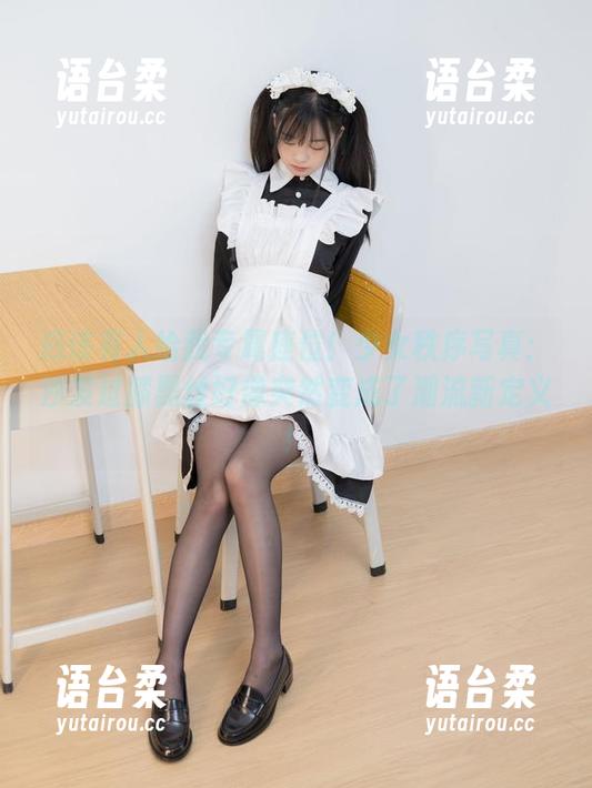 应该有人给我专属座位！少女秩序写真：沙发过膝黑丝好像突然变成了潮流新定义！