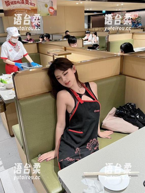 就是阿朱啊 微密圈 - 谁不想偷瞄一下就是阿朱啊的连体白丝呢?伸手去点开她的写真集分享吧!