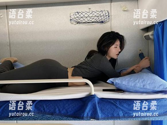 微密圈 - 就是阿朱啊女孩原图，瞧这姿态，怎么那么自然啊！