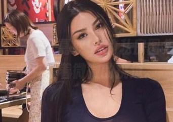 微密圈 – 细数李嘉欣97的私房图集，温柔中夹杂着微微的挑逗。
