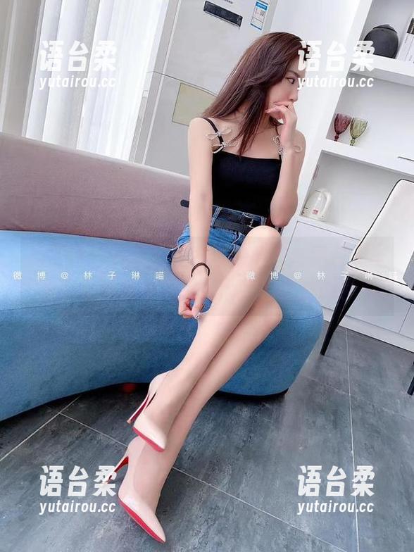 微密圈 - 只要林子琳喵在，灰丝图包无圣光就显得更特别——大家怎么站得住？