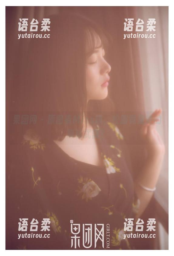 果团网 - 原图看Miss琪，校服竟是她的隐秘武器？