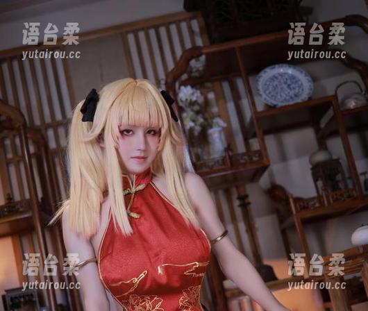 最新图集来了！“桜满三时”的丝袜术，让我忍不住想：“这种搭配也太酷了吧！”