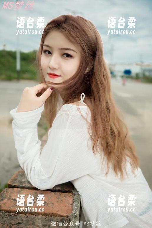梦丝女神 - 花月舞的白色意境竟然附赠免费图片，平常心，别太兴奋。
