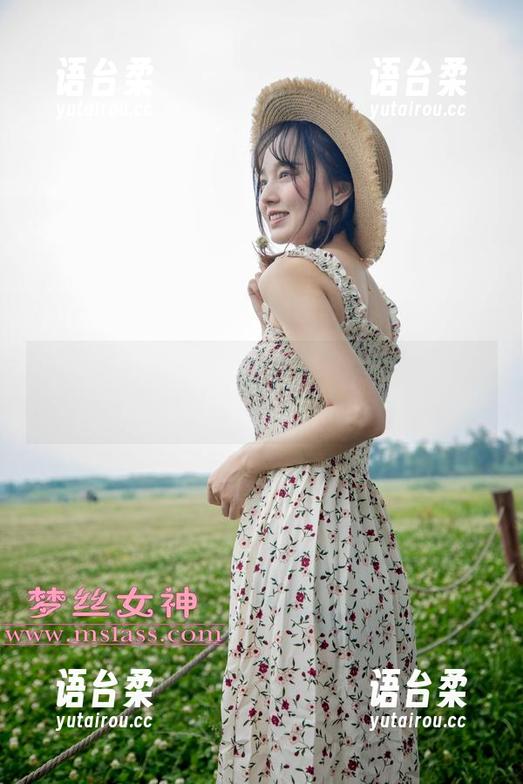 梦丝女神 - 苏安希的高清图册，坐在跑车里，丝袜美腿才是真正的亮点啊！