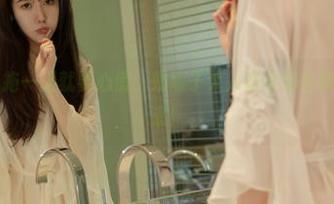 模范学院 – 拖一天就要心慌，奶瓶子大人的美脚合集在网盘等你来！
