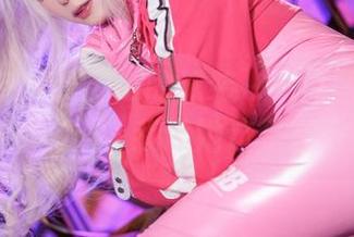私拍樱落Selena的泳装——原图里藏不住的俏皮，我说她这是在秀！