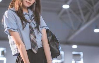 炸酱沐沐在浴室的高清写真，居然让我联想到…..唉，这逻辑在哪里？！