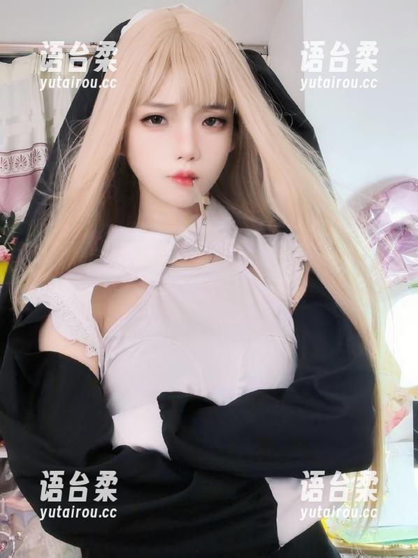 狐玖玖的美腿最新图库，让你体会到什么叫“腿技”的无穷魅力！