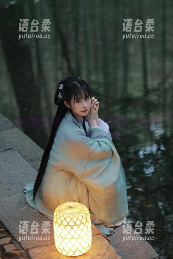 白莉爱吃巧克力 白莉爱吃巧克力的这组温柔图集,分享完后失落感围绕着我