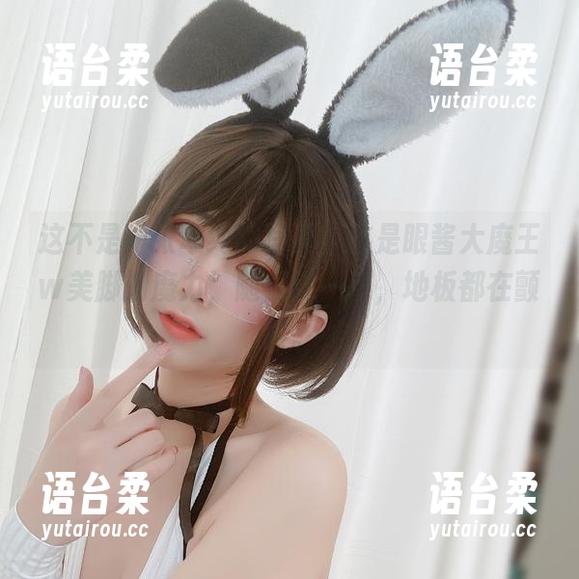 这不是一张单纯的写真，这是眼酱大魔王w美脚的魔力，随便动一动，地板都在颤抖。