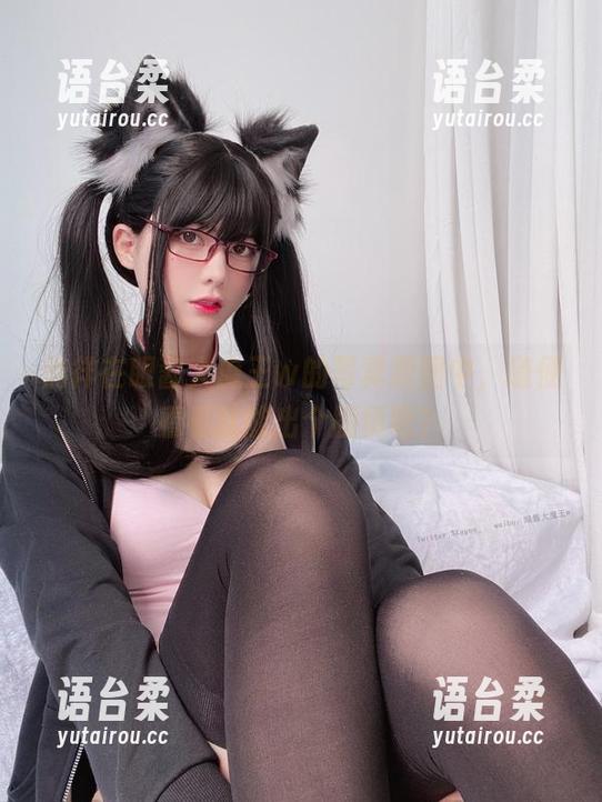 徜徉在眼酱大魔王w的写真原图中，随便看看就能出个剧情吧？