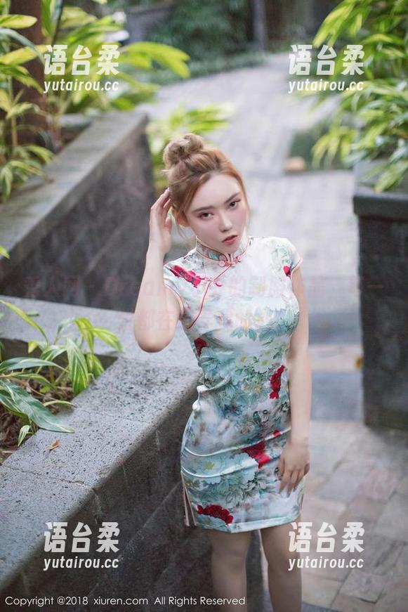 秀人网 - Dreamy小乔的制服作品，每一张都在捉弄我的心。