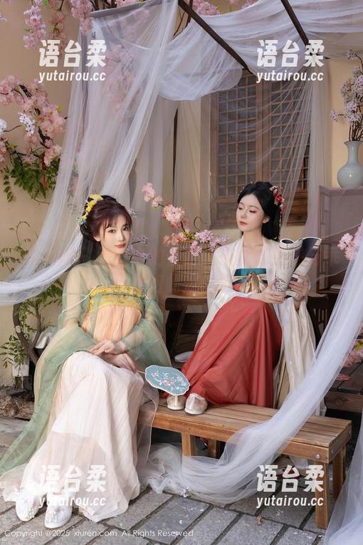 秀人网 - 原图中的伊诺：少女的叛逆与乖巧竟如此难以捉摸