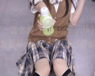 秀人网 – 怎么越看优琪琪子yuki的私房美图，姐姐越像是从梦里走出的仙女呢？